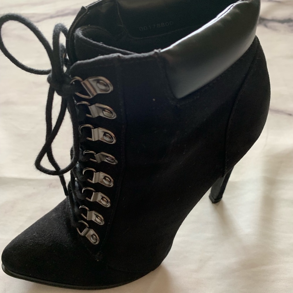 FOREVER 21 booties 🕊